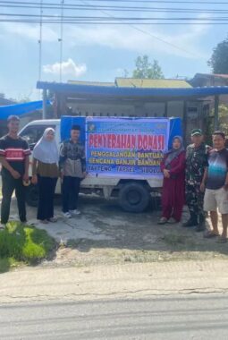 Sentuhan Kepedulian Dari Karang Rejo, Babinsa Dampingi Pengiriman Bantuan Untuk Korban Banjir