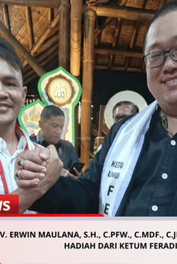 Adv. Erwin Maulana, S.H., C.PFW., C.MDF., C.JKJ. Mendapat Kejutan Hadiah Dari Ketum FERADI WPI