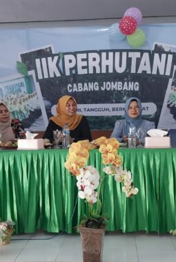 Peringati Hari Kartini IIK Perhutani KPH Jombang Gelar Cek Kesehatan Gratis Dan Cek Mata
