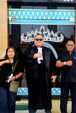 Istri M. Umar Bin Abu Tholib Kecewa Dengan Lambannya Proses Kejati Lampung Memproses Dugaan Pelanggaran Oknum Jaksa Yang Menuntut Suaminya