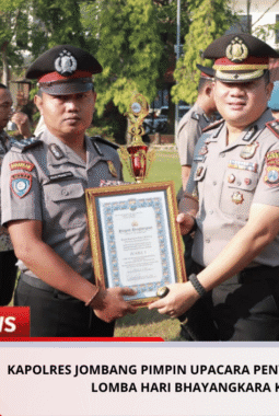 Kapolres Jombang Pimpin Upacara Penyerahan Hadiah Lomba Hari Bhayangkara ke-80